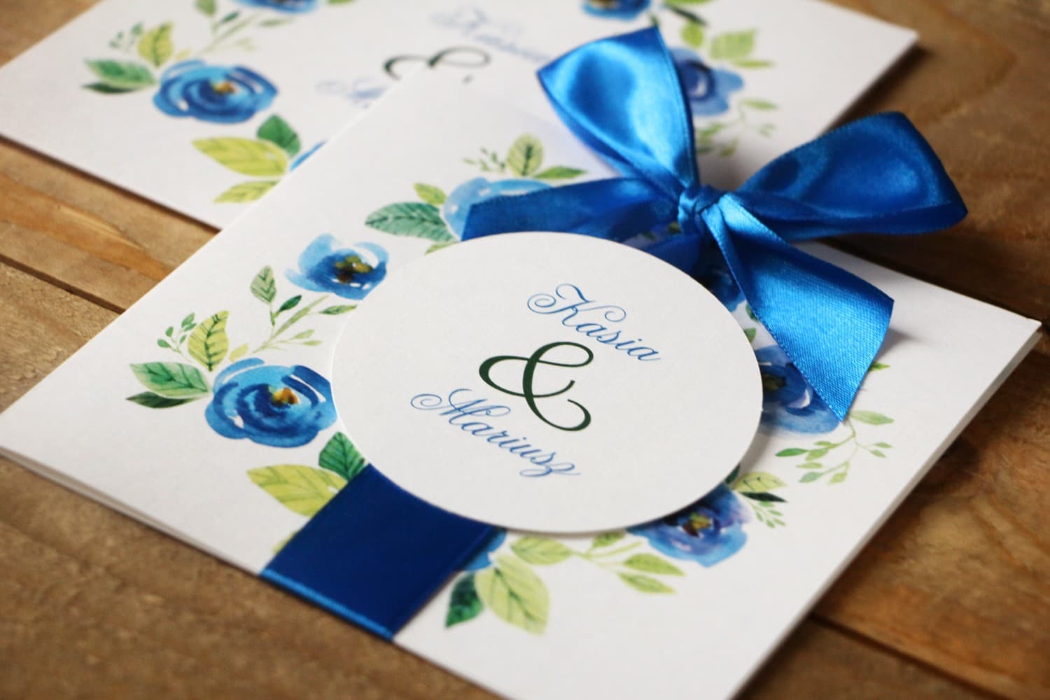 Zaproszenia ślubne rustykalne z akwarelowymi chabrami w etui Malowane Kwiaty nr 23