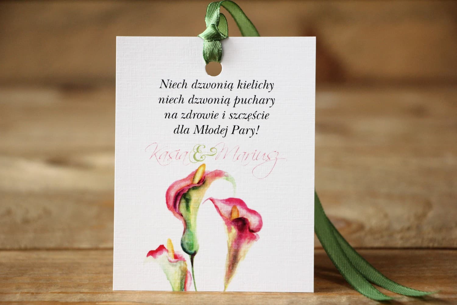 Eleganckie zawieszki na wódkę z motywem kalii | Personalizowane etykiety na alkohol | Malowane Kwiaty nr 25