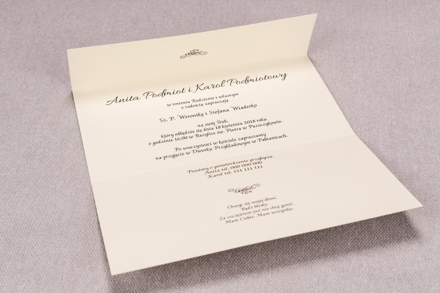 Zaproszenia ślubne glamour z ornamentami i granatową kokardką – Madras nr 2 - 2