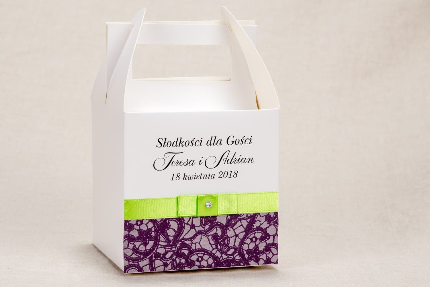 Eleganckie pudełko na ciasto weselne z fioletową koronką | Opakowanie na podziękowania dla gości | Klaris nr 1