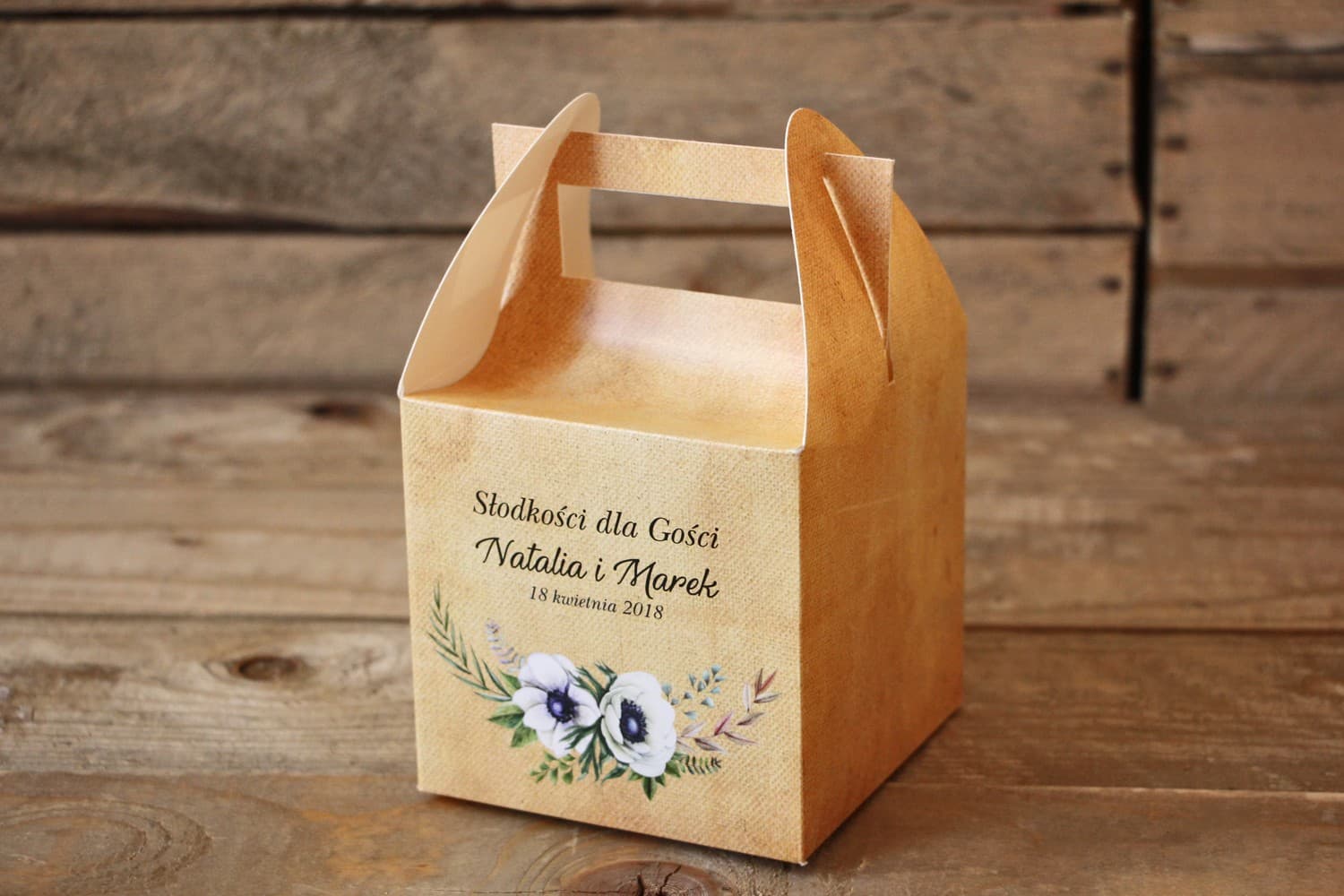 Personalizowane Pudełka na Ciasto Weselne z Anemonami | Opakowania dla Gości z Uchwytem | Karmelowe nr 7