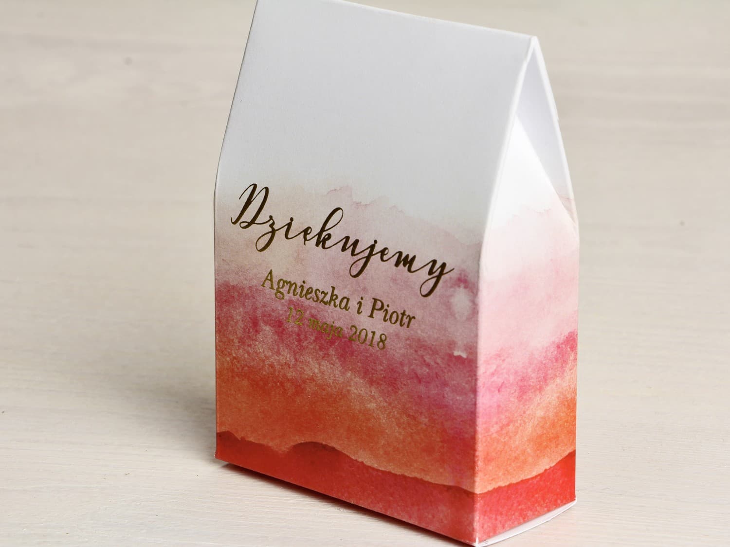 Czerwone Pudełeczka Podziękowania dla Gości Akwarela | Eleganckie Upominki Weselne ze Złoceniem | Delfina nr 1