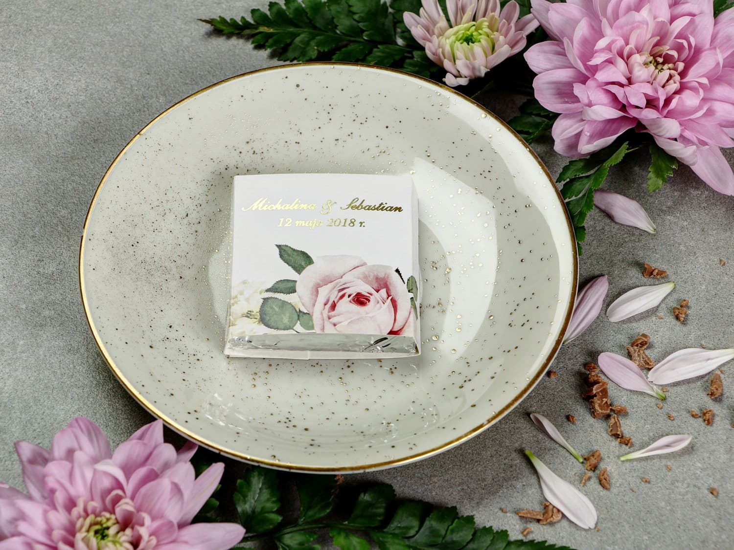 Złocone Czekoladki z Różami | Podziękowania dla Gości Weselnych Personalizowane | Sorento nr 1