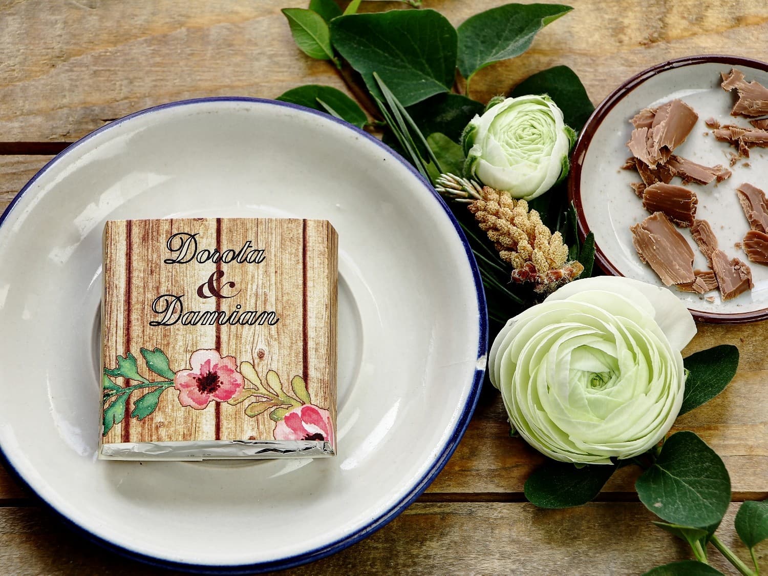 Czekoladki podziękowania dla gości z personalizacją | Rustykalne upominki ślubne z eustomą | Rustykalne nr 2