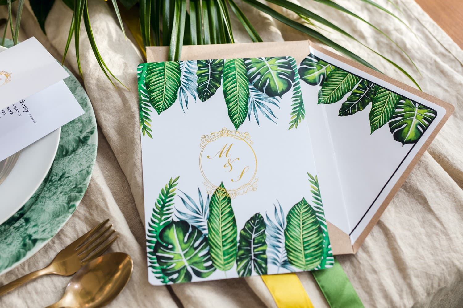 Zaproszenia ślubne botaniczne greenery z motywem złoconych liści – Sorento nr 12
