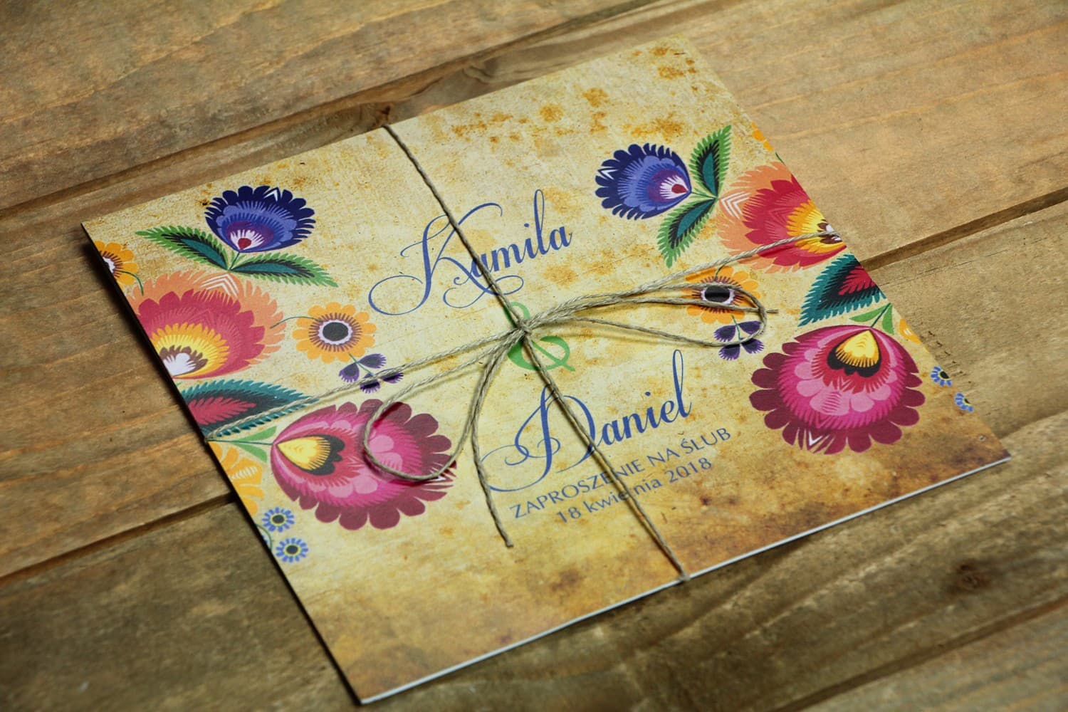 Zaproszenia ślubne ludowe w kolorowe wzory łowickie ze sznurkiem – Folk nr 4