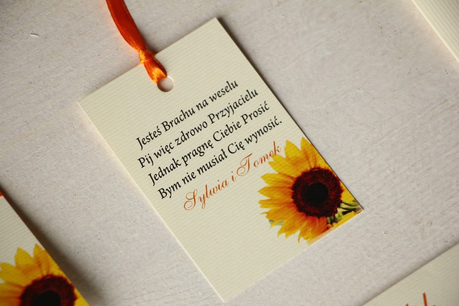 Zawieszki na Alkohol ze Słonecznikiem Personalizowane | Zawieszki na Wódkę Weselną | Magnet nr 7