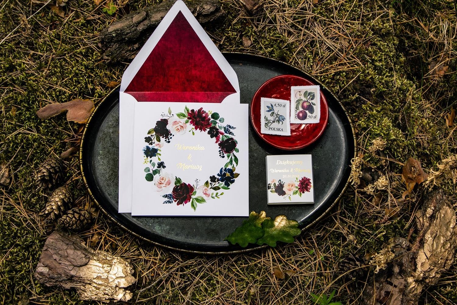 Zaproszenia ślubne z burgundowymi piwoniami i złoceniem – Orini nr 1 - 3