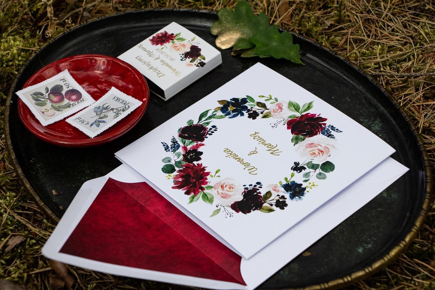 Zaproszenia ślubne z burgundowymi piwoniami i złoceniem – Orini nr 1 - 4