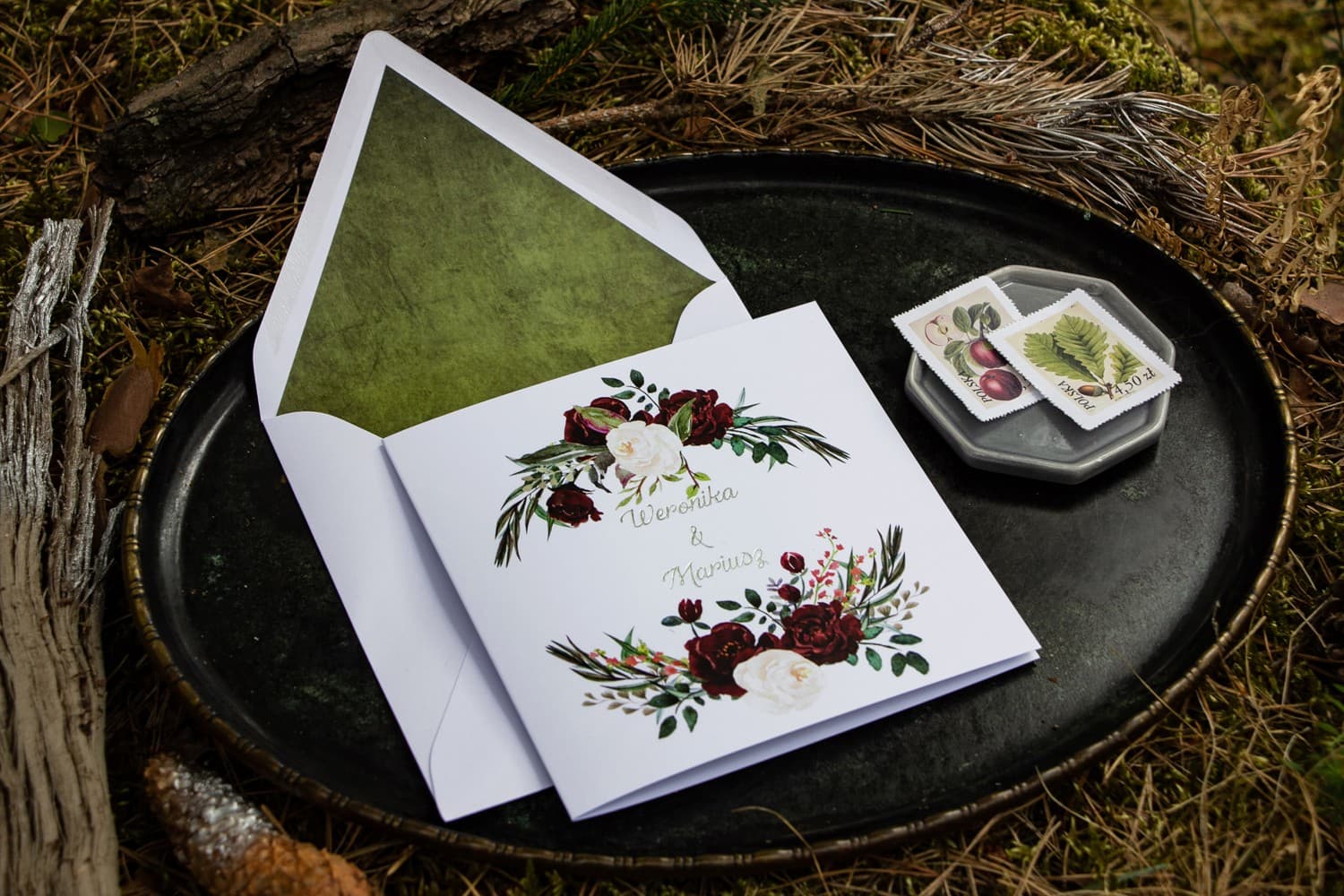 Zaproszenia ślubne z bordowymi piwoniami i eleganckim złoceniem – Orini nr 3 - 2