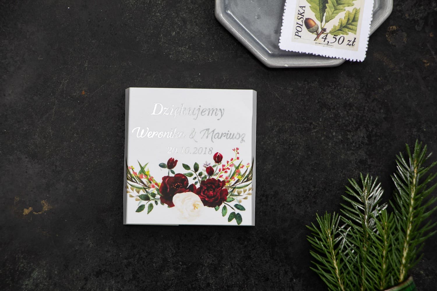 Eleganckie Czekoladki Ślubne Bordowe Piwonie | Srebrzone Podziękowania dla Gości Weselnych | Orini nr 3