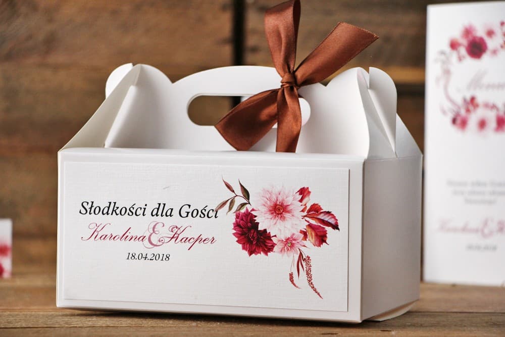 Eleganckie Pudełka na Ciasto Weselne z Personalizacją, Bordowe Kwiaty Dalii | Pudełko na Ciasto dla Gości | Akwarele nr 2