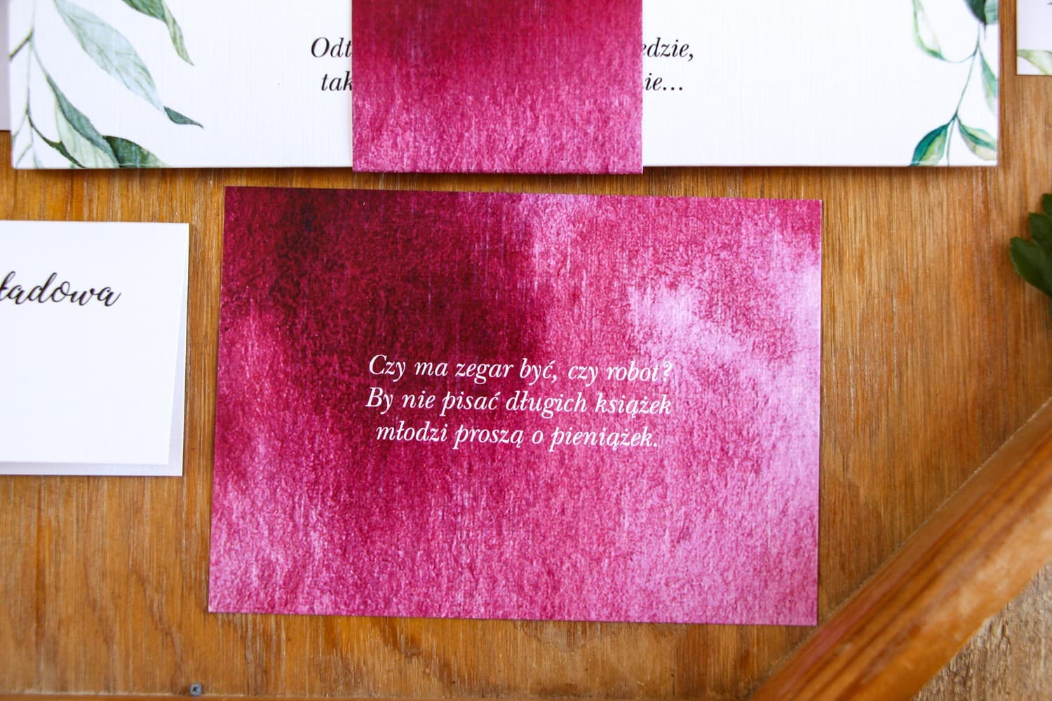 Burgundowy Bilecik do Zaproszeń Ślubnych, Wkładka z Kwiatowym Motywem | Dodatki do Zaproszeń | Rozalia nr 2