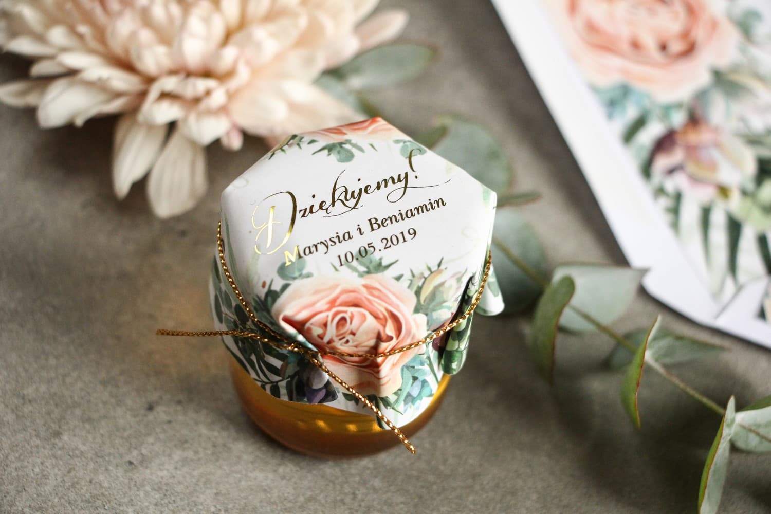 Złocone Miodziki Flores nr 4 – Słodkie Podziękowanie z Brzoskwiniową Piwonią