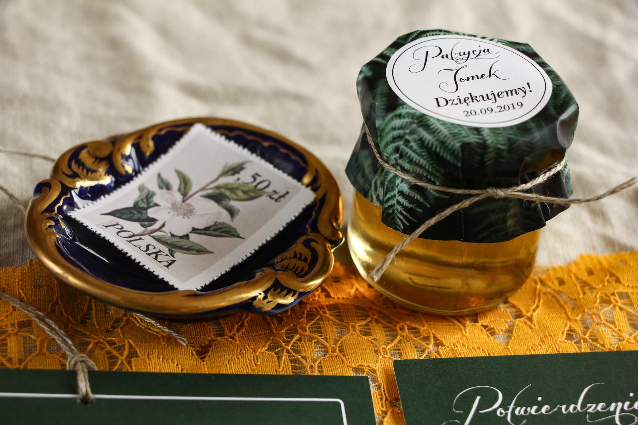 Miód w Słoiczku Botanik nr 1 – Naturalny Upominek z Motywem Paproci