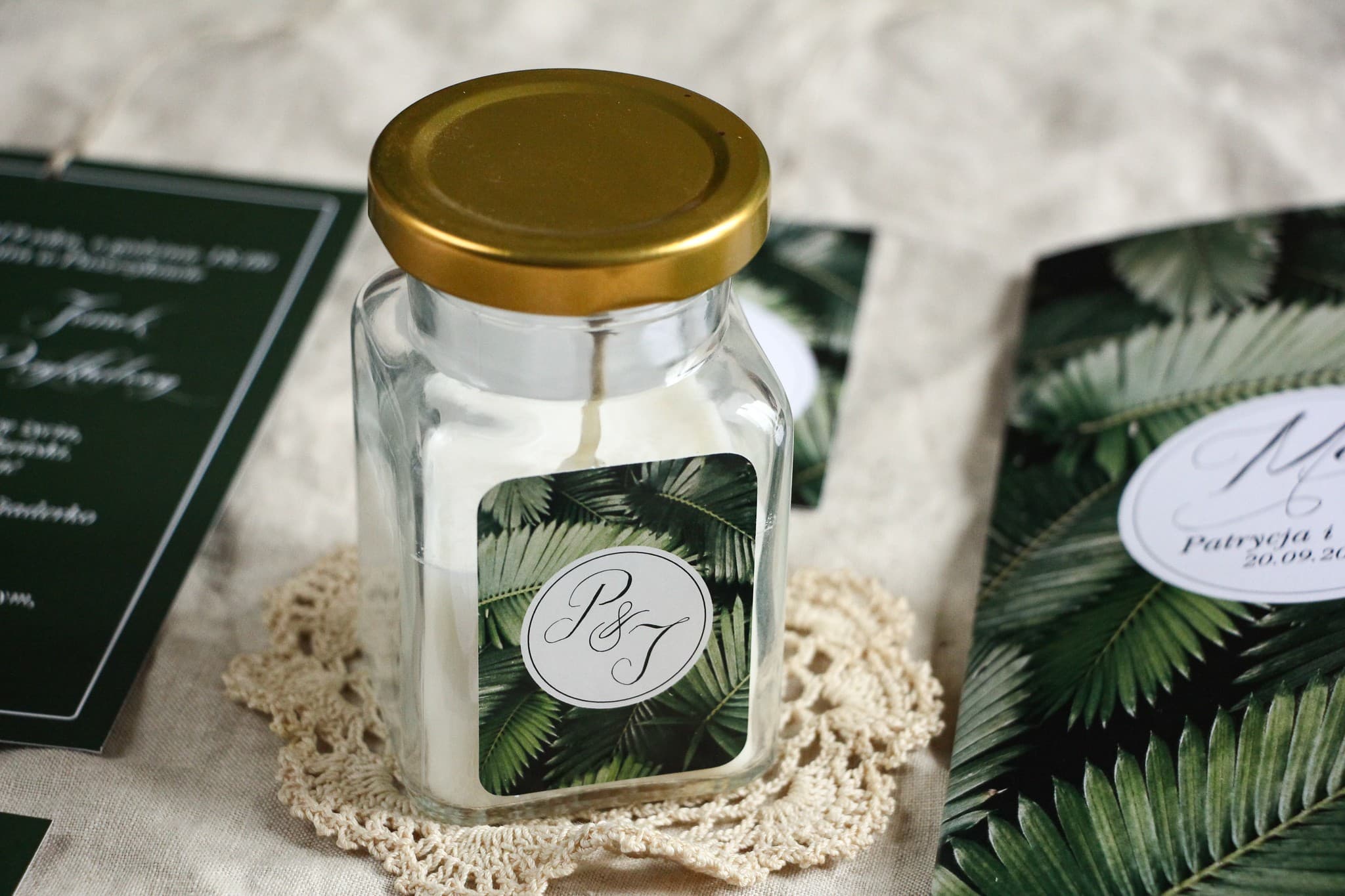 Świeczka Sojowa Botanik nr 2 – Podziękowanie dla Gości z Motywem Liści Bananowca