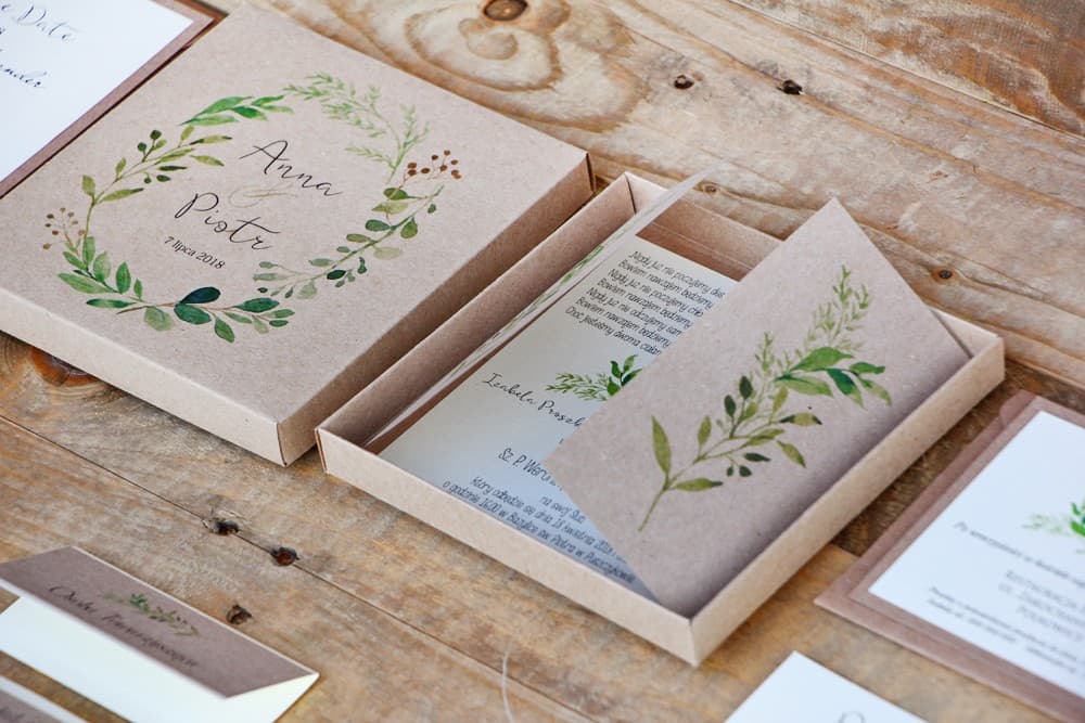 Ekologiczne zaproszenia ślubne w pudełku z motywem zielonych gałązek akwarela – Margaret nr 7