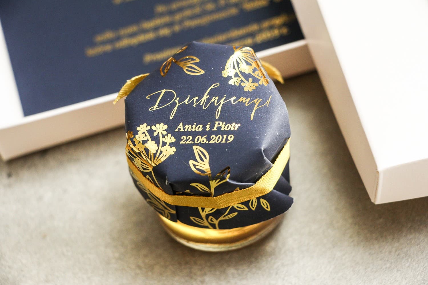 Złocone Miodki Szafir nr 2 – Słodkie Podziękowanie w stylu Glamour Granat i Złoto