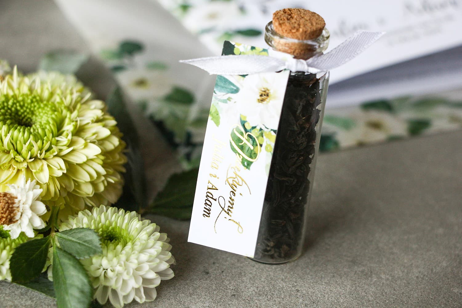 Podziękowania dla Gości Rubin nr 1 – Buteleczki z Herbatą i Białymi Kwiatami