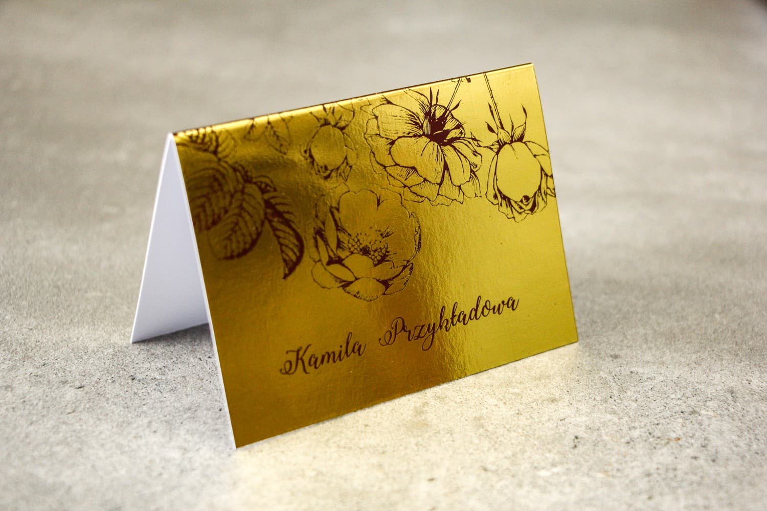 Winietki Ślubne Brilant nr 4 – Złocone Wizytówki na Stół z Motywem Bordowych Róż