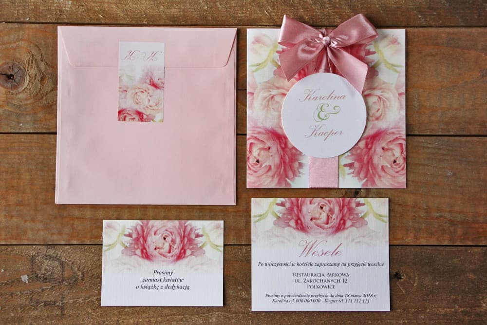 Eleganckie kwadratowe zaproszenia ślubne z piwoniami akwarelą i kokardką – Akwarele nr 9 - 3