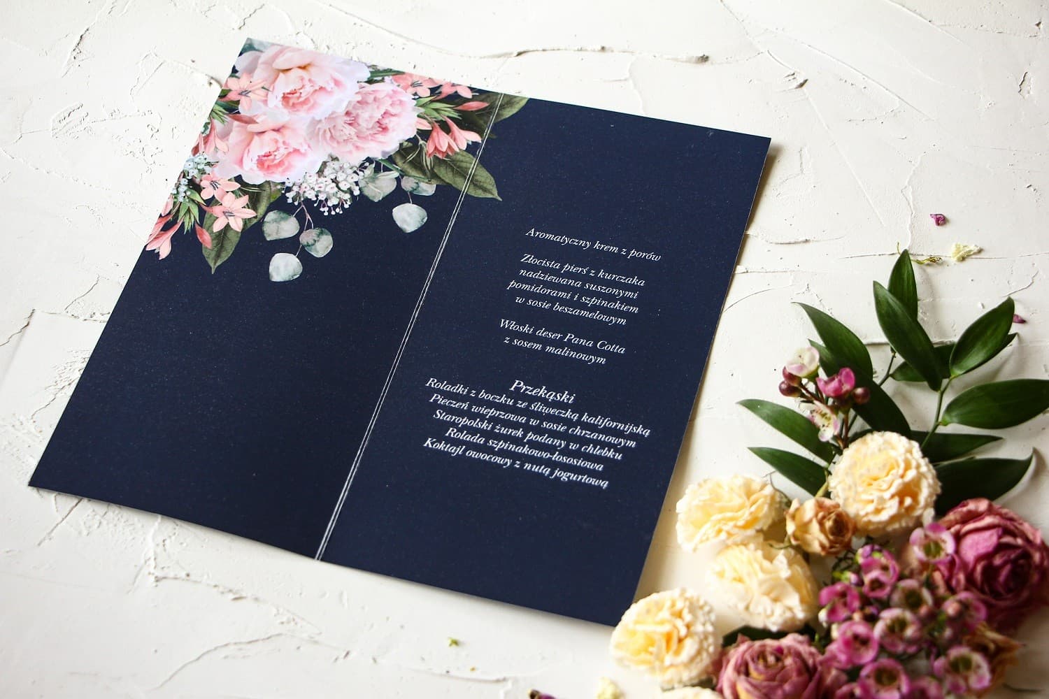 Menu Ślubne Glamour Granatowe Srebrzone z Piwonią | Eleganckie Menu Weselne na Stoły | Pastelowe nr 3 - 2