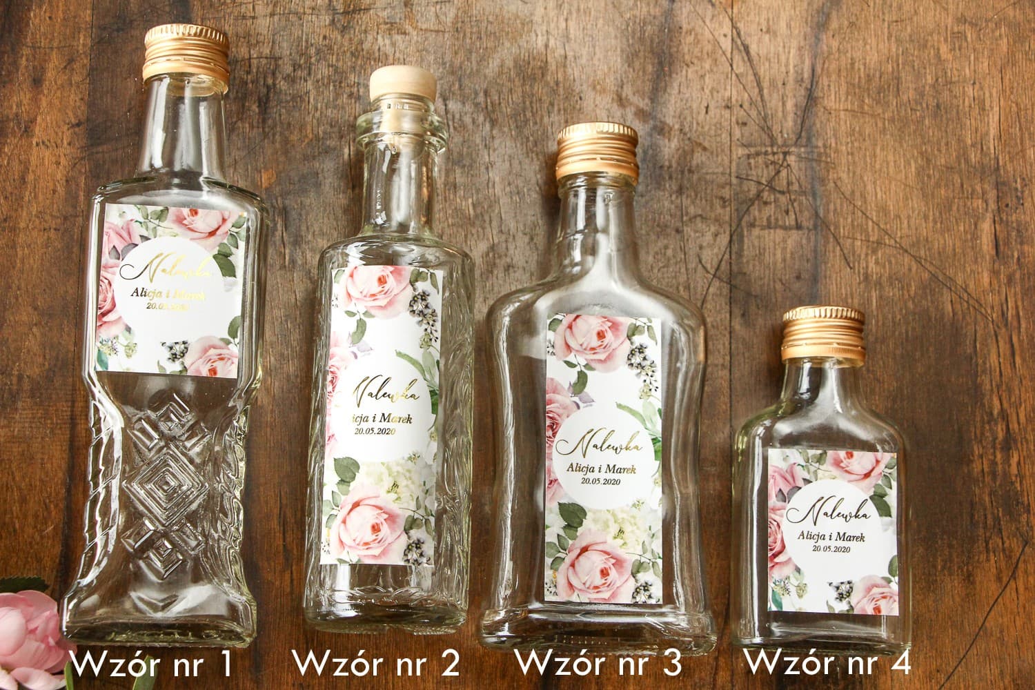 Złocone butelki na nalewki z różą i hortensją | Podziękowania dla gości weselnych glamour | Soreli nr 3