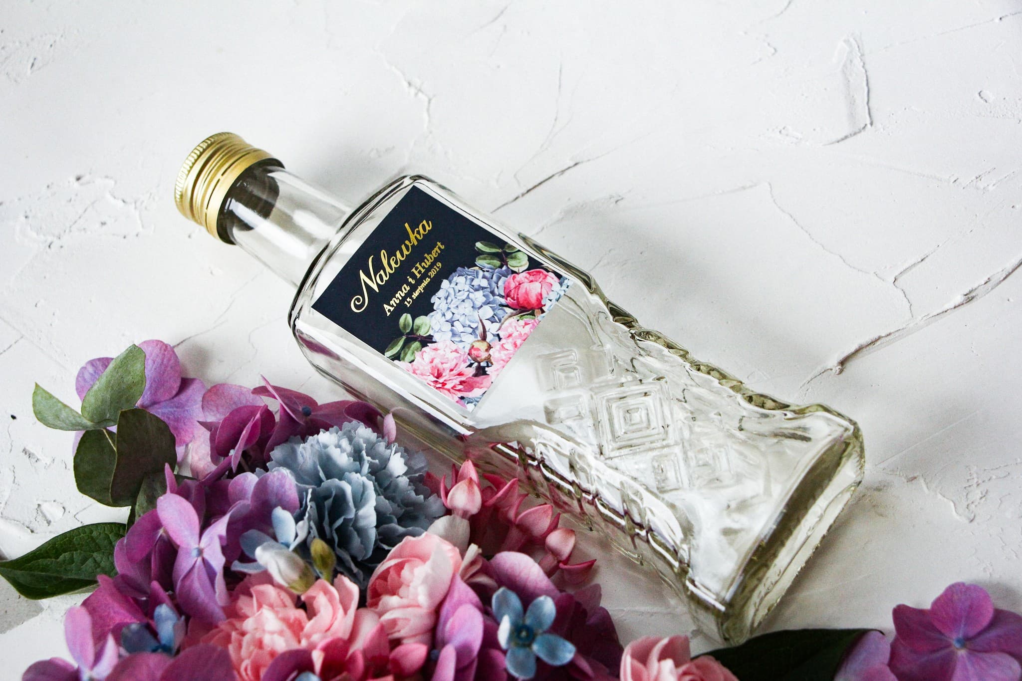 Buteleczki na nalewki wesele | Podziękowania dla gości z kwiatami hortensji i piwonii | Szafirowe nr 5 - 3