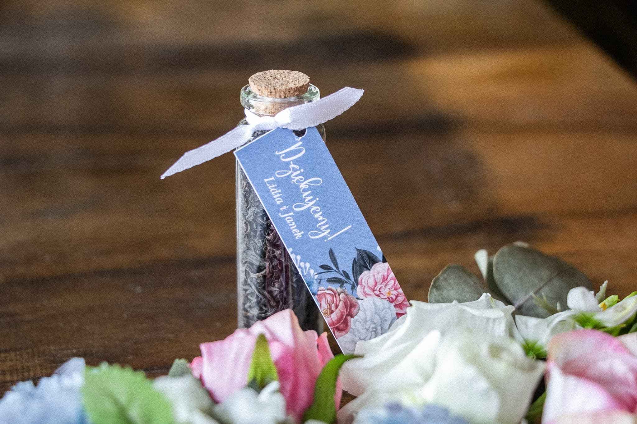 Podziękowania dla Gości Herbata w Fiolce Dusty Blue | Upominki Weselne z Piwonią | Eteryczne nr 4