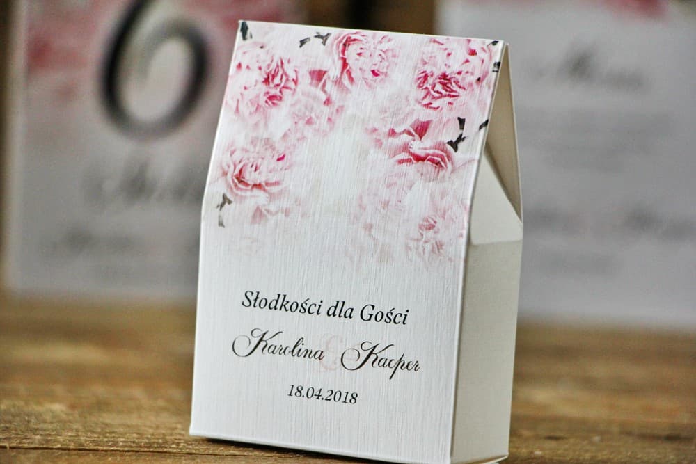 Pudełeczka z karmelkami, akwarelowe goździki, personalizowane | Podziękowania dla Gości, Upominki na stoły | Akwarele nr 21