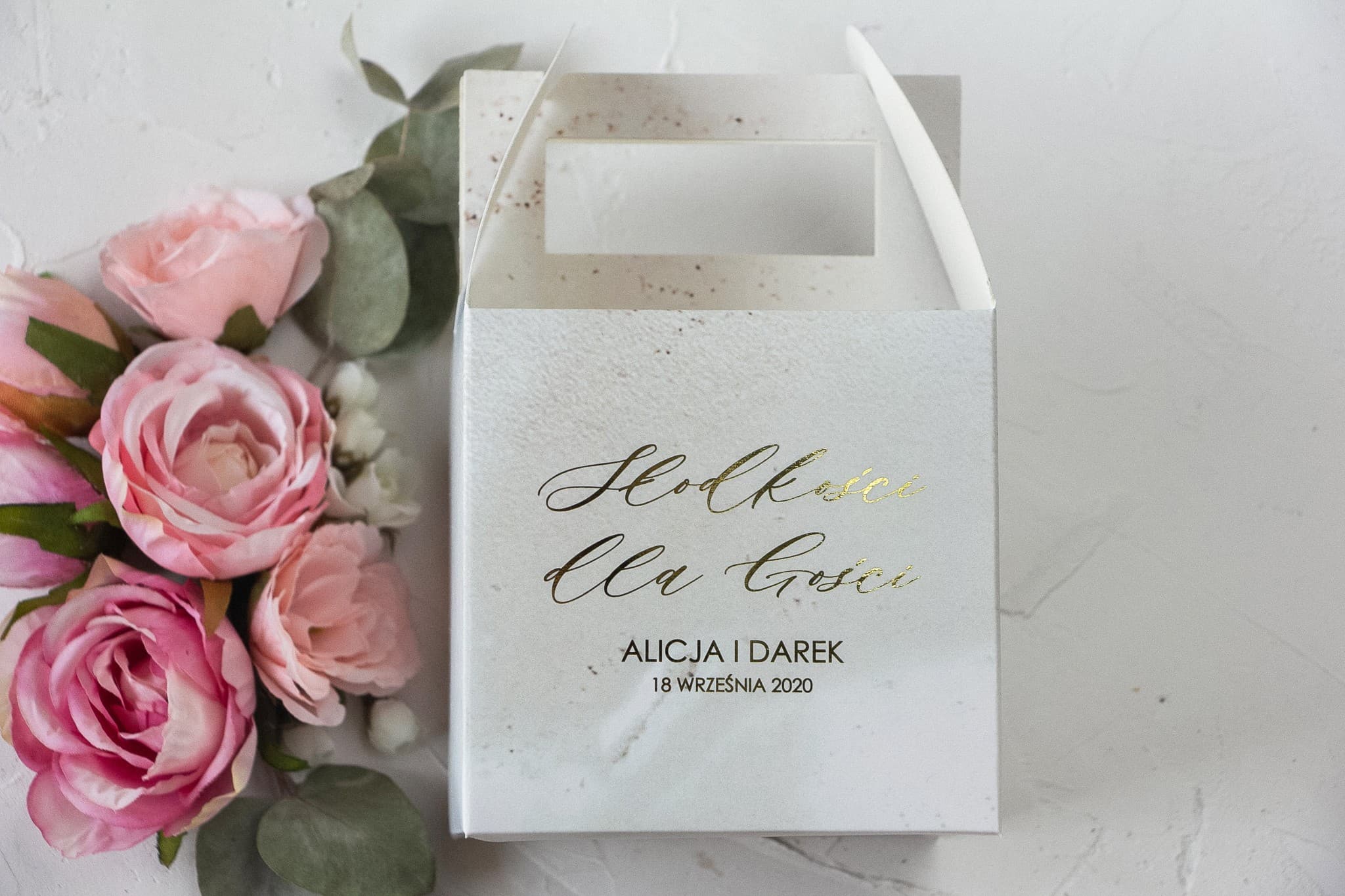 Eleganckie Pudełko na Ciasto Weselne Złocone | Personalizowane Opakowanie z Marmurem | Marmurowe nr 1