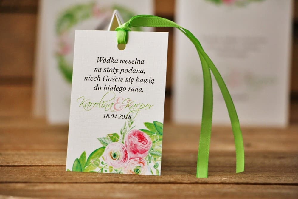 Akwarelowe Zawieszki na Alkohol Różowe Jaskry i Zieleń | Zawieszki na Wódkę Weselną z Własnym Tekstem | Akwarele nr 22