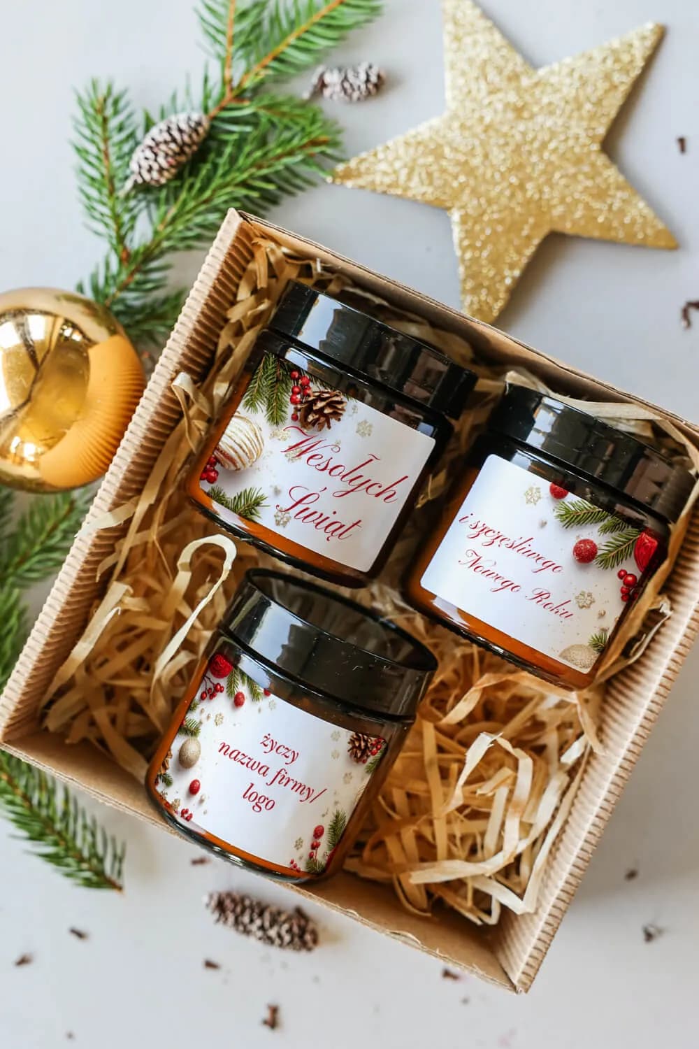 Elegancki Box Świąteczny z 3 Świecami Sojowymi, personalizowane etykiety z logo firmy | Upominki biznesowe na święta | Box nr 16