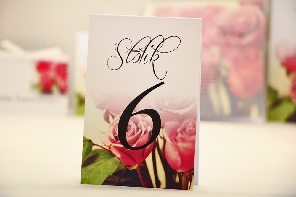 Eleganckie Numerki na Stół Stojące Różowe Róże, Oznaczenia Stołów | Numery na Stół Weselny, Numeracja Stołów | Elegant nr 1